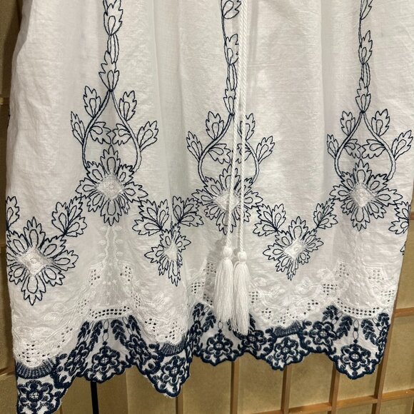 (Anthropologie) Kindred Embroidered Eyelet Mandala Tassel Blouse Ladies Size M - Picture 5 of 8
